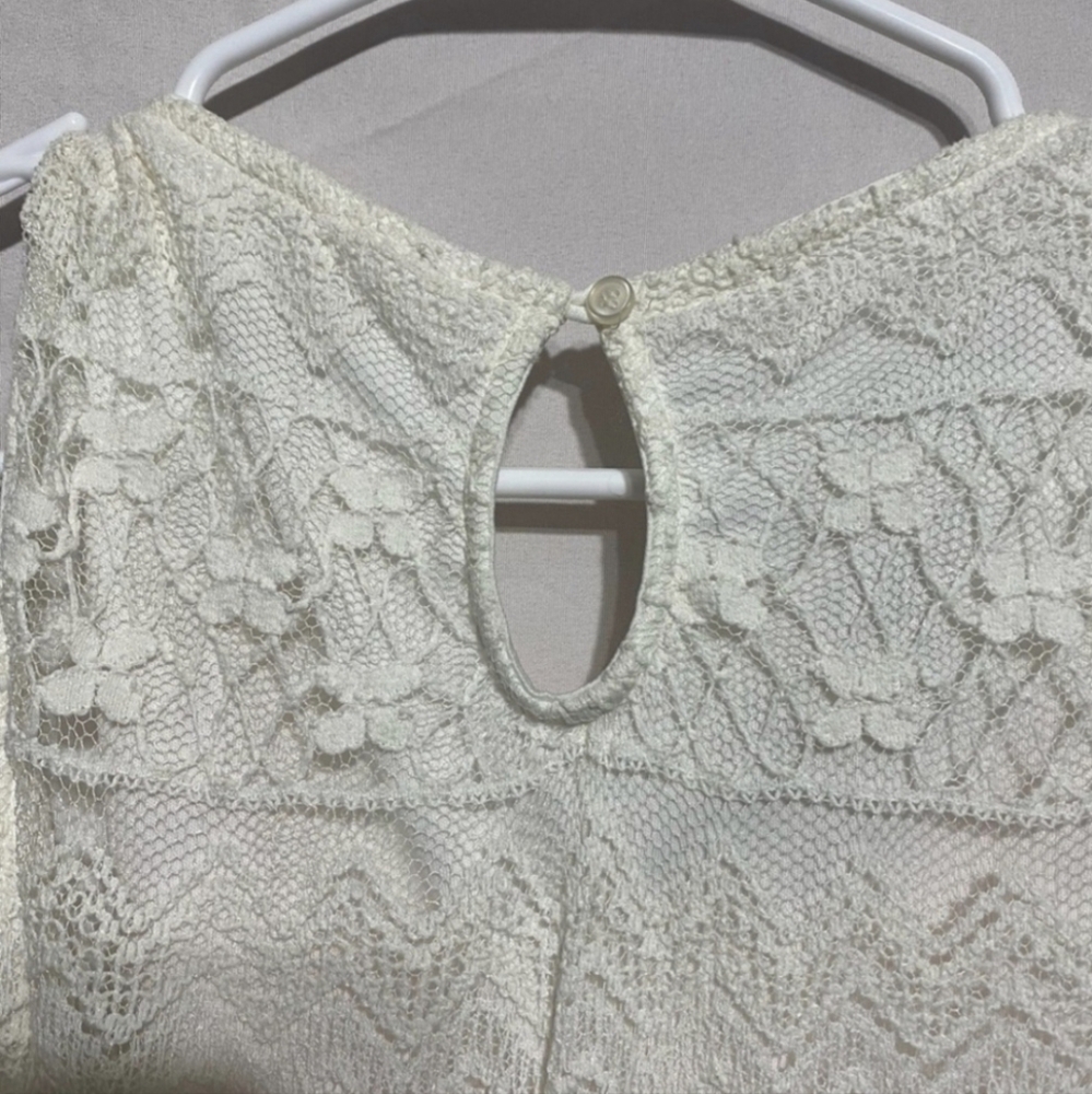Lace Dress - Picture 4 of 7